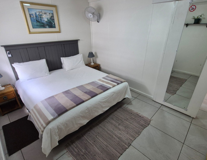 Bottom King Room